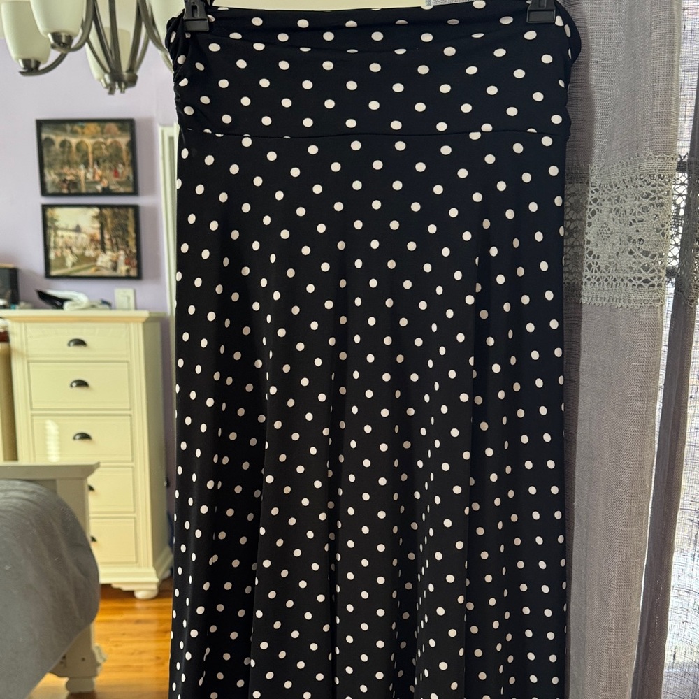 Chic Black and White Polka Dot Midi Skirt